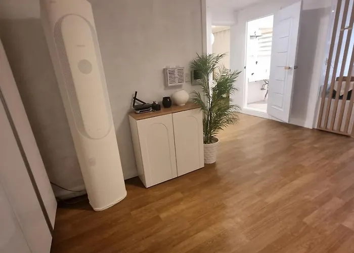 Bom *